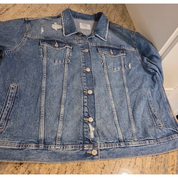 Old Navy Boyfriend Style Women’s Size XL Denim Distressed Trucker Jacket - Picture 5 of 15